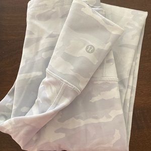 LuluLemon Wunder Under Tight 25 Length Size 6